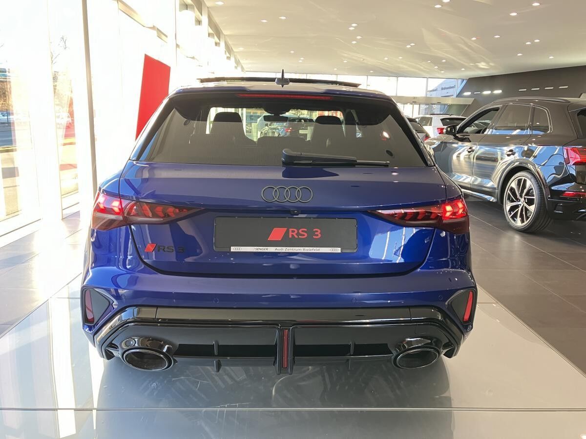 Audi RS3 Sportback 280km/h Panorama Navi Memory LED