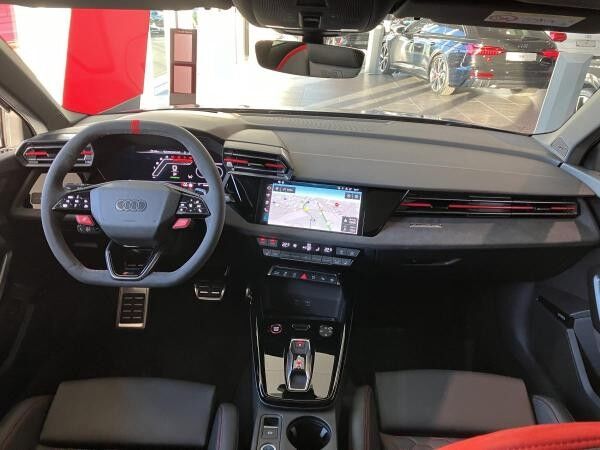 Audi RS3 Sportback 280km/h Panorama Navi Memory LED