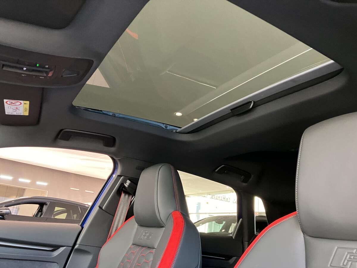 Audi RS3 Sportback 280km/h Panorama Navi Memory LED