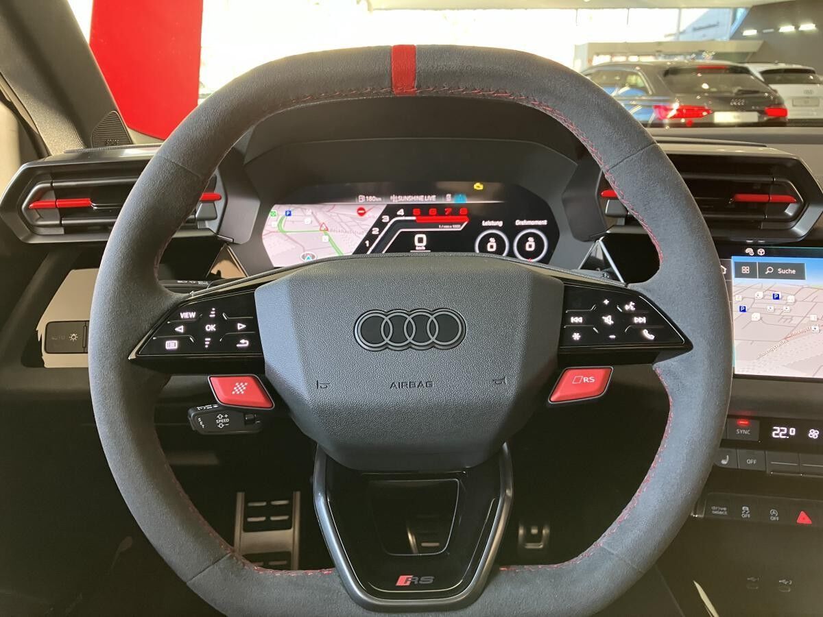 Audi RS3 Sportback 280km/h Panorama Navi Memory LED