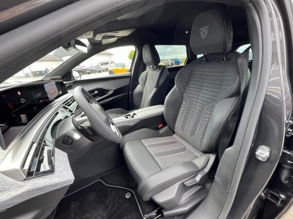 Peugeot 5008 GT HYBRID 145 e-DSC6 7-Sitze*SOFORT*