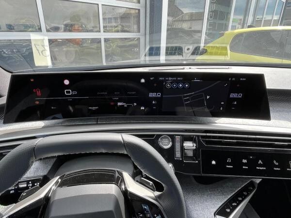 Peugeot 5008 GT HYBRID 145 e-DSC6 7-Sitze*SOFORT*
