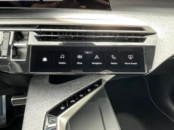Peugeot 5008 GT HYBRID 145 e-DSC6 7-Sitze*SOFORT*