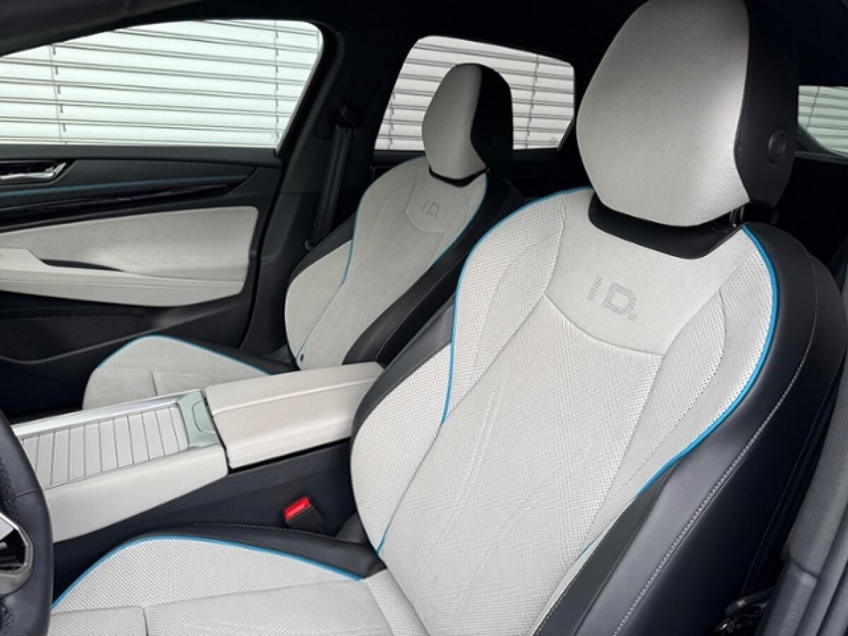 Volkswagen ID.7 Pro 82kWh *MATRIX*EASYOPEN*H&K*DCC* Volkswagen ID.7 Pro 82kWh *MATRIX*EASYOPEN*H&K*DCC*
