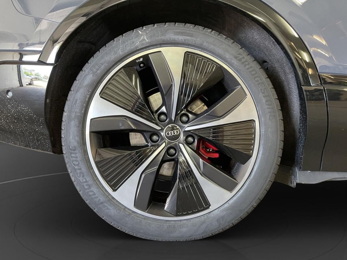 Audi Q6 e-tron edition one grey AHK Matrix LM 21" Navi