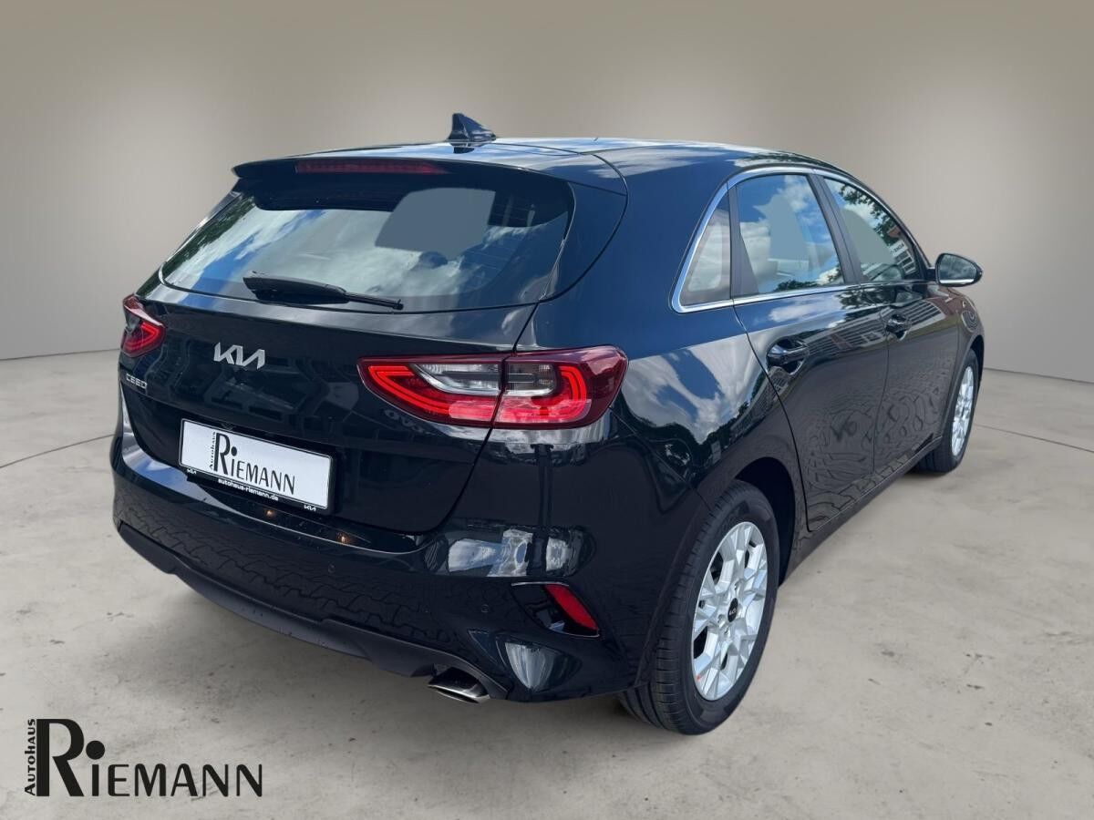 Kia Ceed 1.0 T-GDI Ultimate Edition + Totwinkelassistent