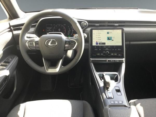 Lexus LBX mit Komfort Paket +Wartung inklusive!
