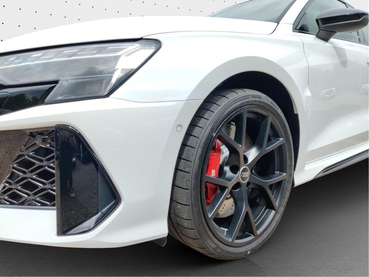 Audi RS3 Sportback 400 PS S tronic*Matrix*Pano*Kamera*280 km/h*