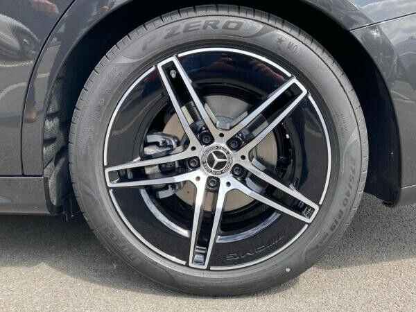 Mercedes-Benz E 200 d T AMG Distronic Pano Digital-Light AHK
