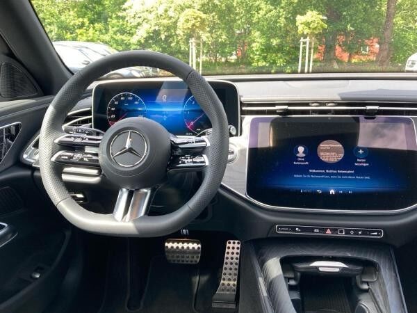 Mercedes-Benz E 200 d T AMG Distronic Pano Digital-Light AHK