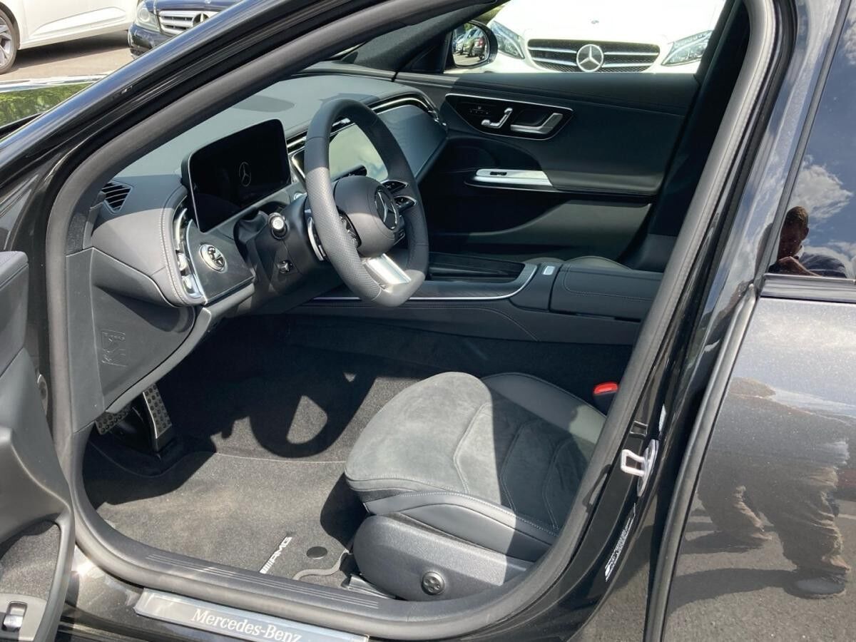 Mercedes-Benz E 200 d T AMG Distronic Pano Digital-Light AHK