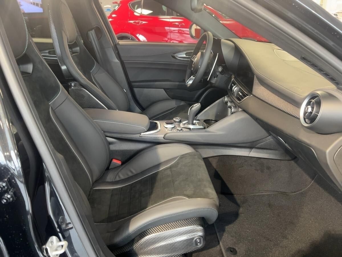 Alfa Romeo Giulia 2.9 V6 Bi-Turbo Quadrifoglio *SOFORT VERFÜGBAR*