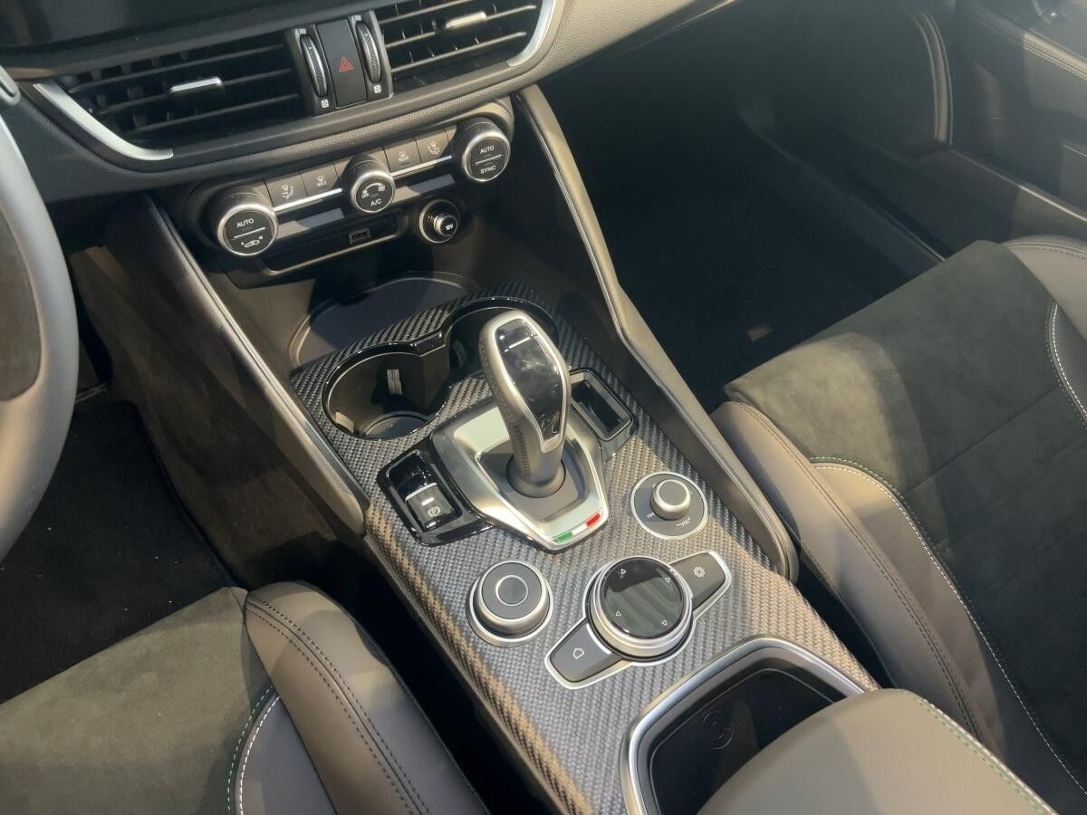 Alfa Romeo Giulia 2.9 V6 Bi-Turbo Quadrifoglio *SOFORT VERFÜGBAR*