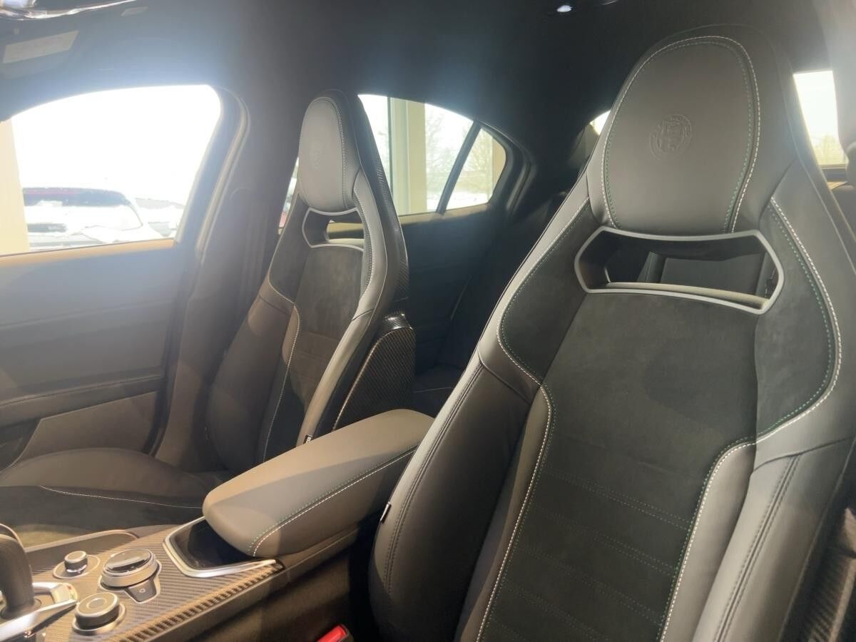 Alfa Romeo Giulia 2.9 V6 Bi-Turbo Quadrifoglio *SOFORT VERFÜGBAR*