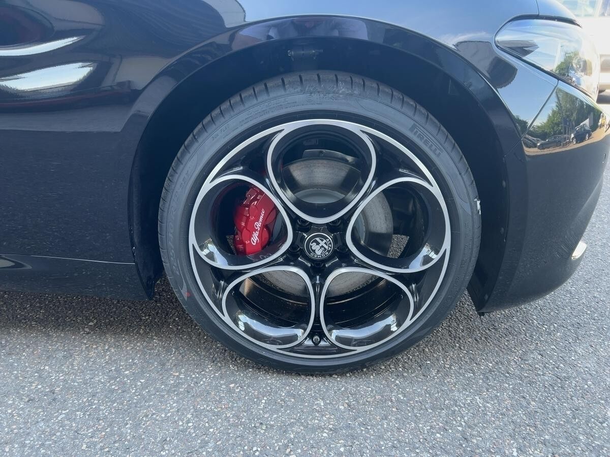 Alfa Romeo Giulia 2.0 Veloce Q4 - *Sofort Verfügbar* Alfa Romeo Giulia 2.0 Veloce Q4 - *Sofort Verfügbar*