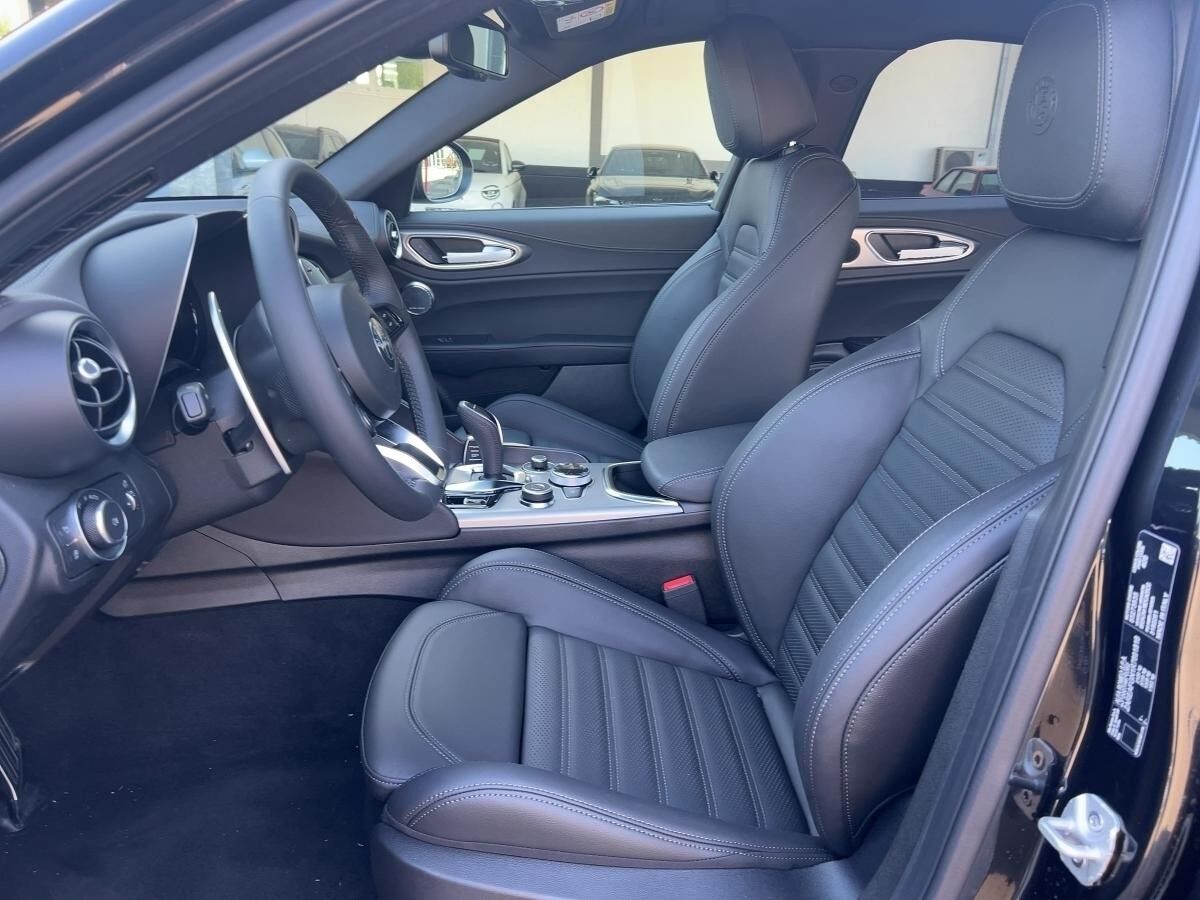 Alfa Romeo Giulia 2.0 Veloce Q4 - *Sofort Verfügbar* Alfa Romeo Giulia 2.0 Veloce Q4 - *Sofort Verfügbar*