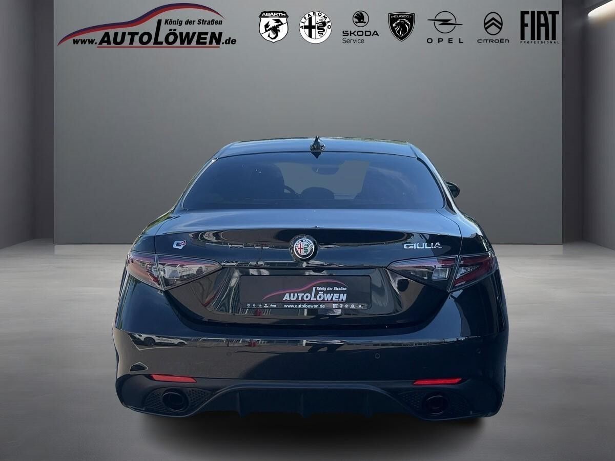 Alfa Romeo Giulia 2.0 Veloce Q4 Leder Navi Kamera *Sofort Verfügbar*