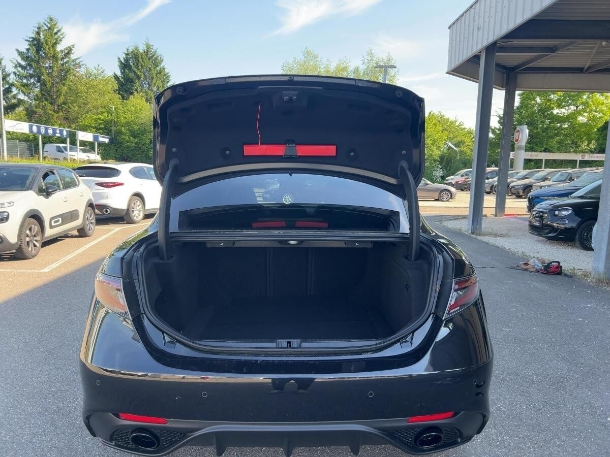 Alfa Romeo Giulia 2.0 Veloce Q4 - *Sofort Verfügbar* Alfa Romeo Giulia 2.0 Veloce Q4 - *Sofort Verfügbar*