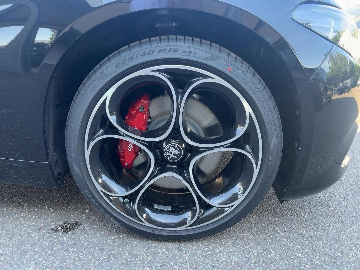 Alfa Romeo Giulia 2.0 Veloce Q4 Leder Navi Kamera *Sofort Verfügbar*