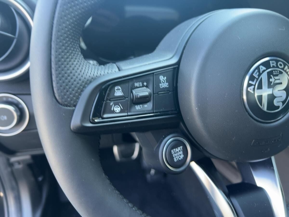 Alfa Romeo Giulia 2.0 Veloce Q4 - *Sofort Verfügbar* Alfa Romeo Giulia 2.0 Veloce Q4 - *Sofort Verfügbar*