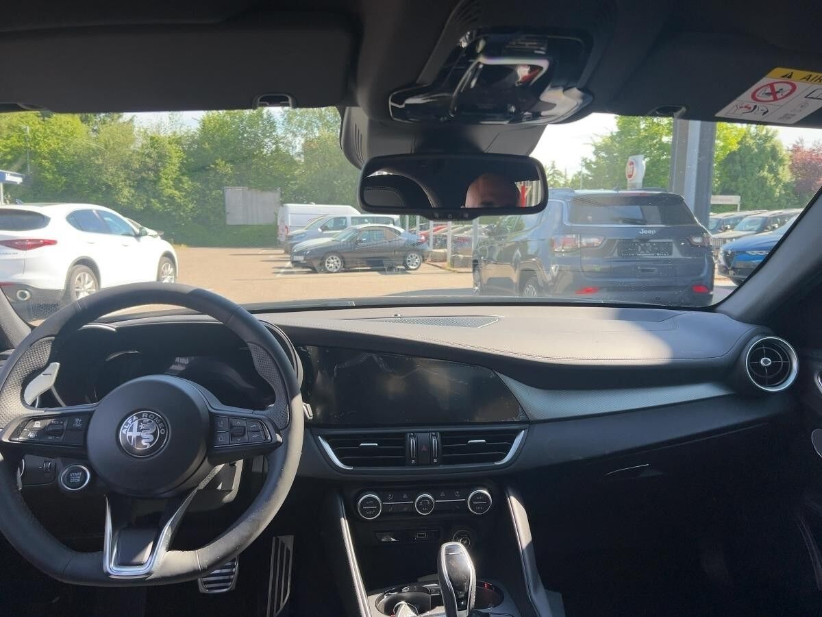 Alfa Romeo Giulia 2.0 Veloce Q4 Leder Navi Kamera *Sofort Verfügbar*