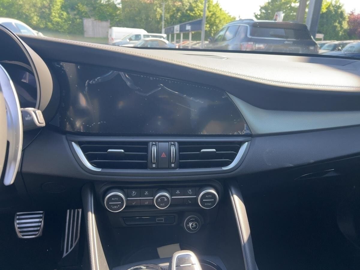 Alfa Romeo Giulia 2.0 Veloce Q4 Leder Navi Kamera *Sofort Verfügbar*
