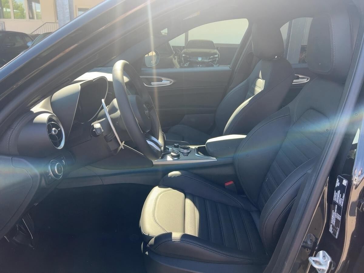 Alfa Romeo Giulia 2.0 Veloce Q4 Leder Navi Kamera *Sofort Verfügbar*