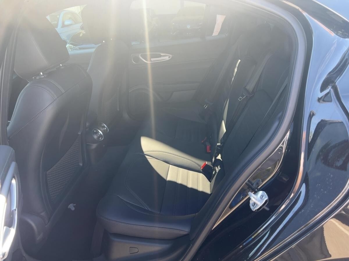 Alfa Romeo Giulia 2.0 Veloce Q4 Leder Navi Kamera *Sofort Verfügbar*