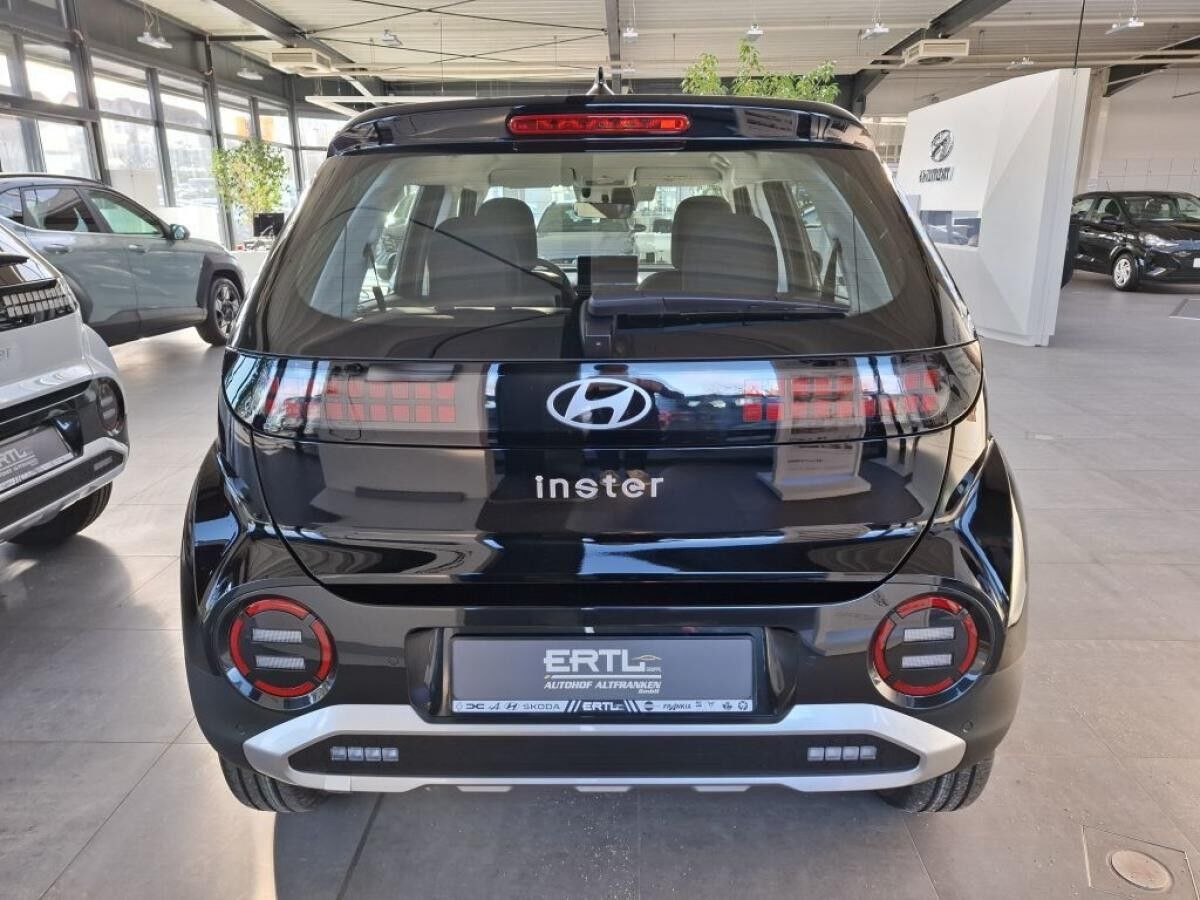 Hyundai INSTER 42 kWh Select + Effizienz-Paket **Allwetterreifen**