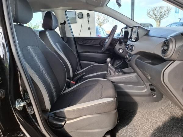 Hyundai i10 FL (MY25) 1.0 Benzin 5-MT 2WD Select