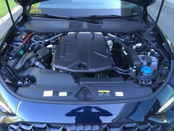 Audi A5 Avant e-hybrid 270 kW quattro