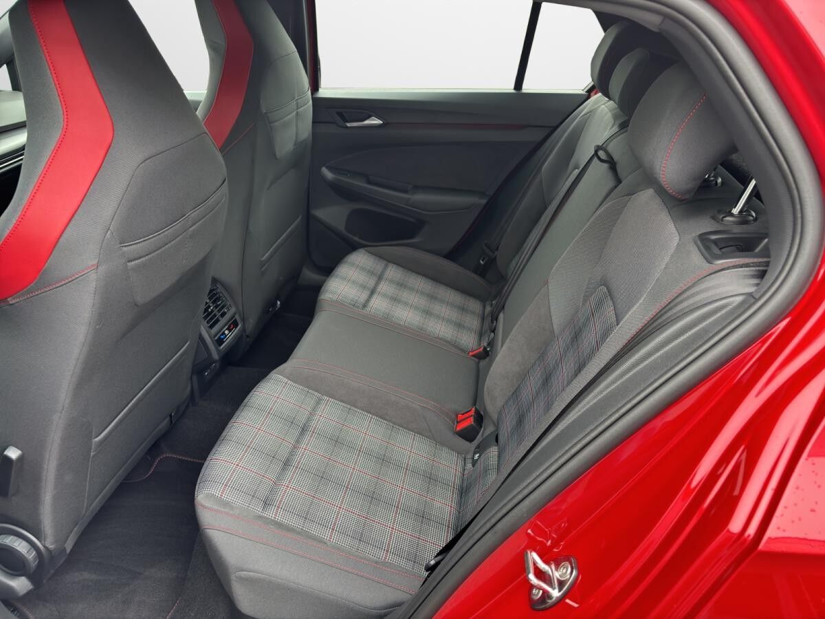 Volkswagen Golf GTI 8 2.0 TSI DSG