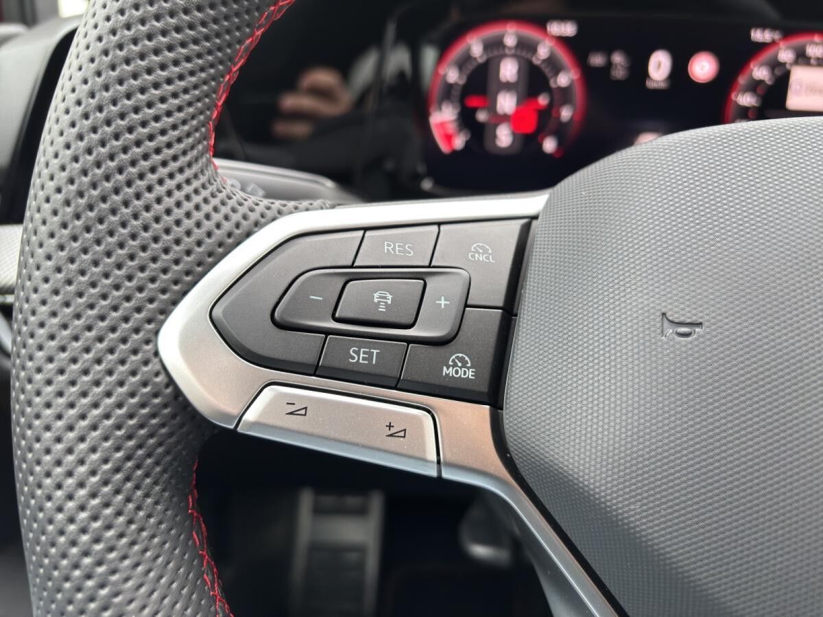 Volkswagen Golf GTI 8 2.0 TSI DSG