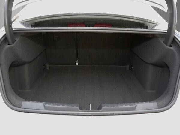 Audi A3 Lim.35 TFSI S tronic advanced GWP 17" NAVI-APP+VC