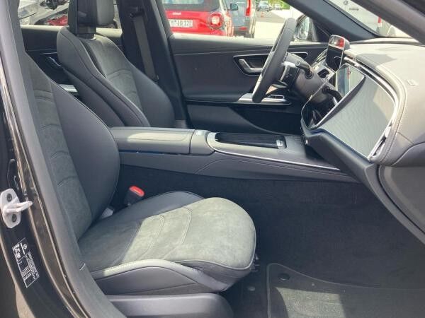 Mercedes-Benz E 200 d T AMG Distronic Pano Digital-Light AHK