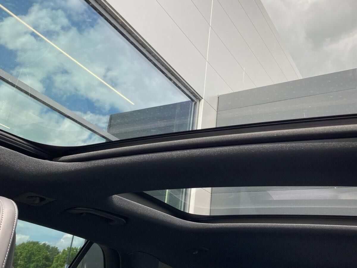Mercedes-Benz E 200 d T AMG Distronic Pano Digital-Light AHK