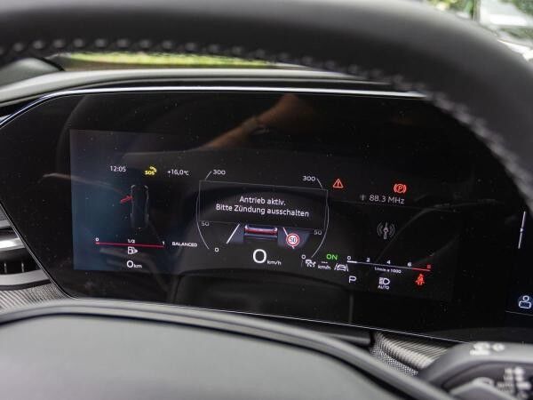 Audi Q5 SUV S-LINE  TFSI TECH Standheizung !!! Sonderabnehmer *Steuerberater  Anwälte Ärzte Architekten Verb