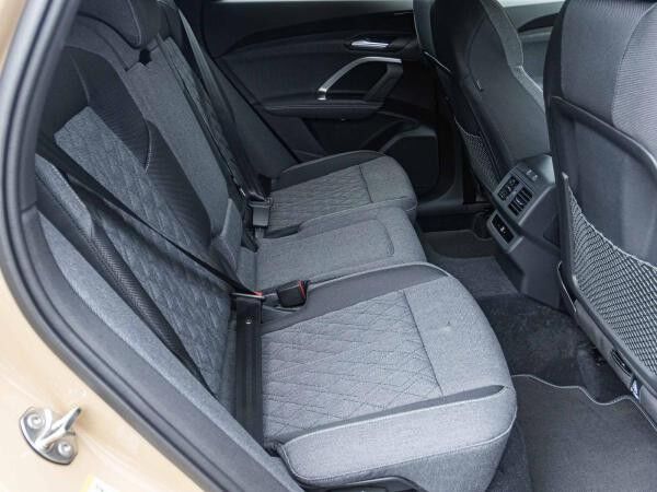 Audi Q5 SUV S-LINE  TFSI TECH Standheizung !!! Sonderabnehmer *Steuerberater  Anwälte Ärzte Architekten Verb