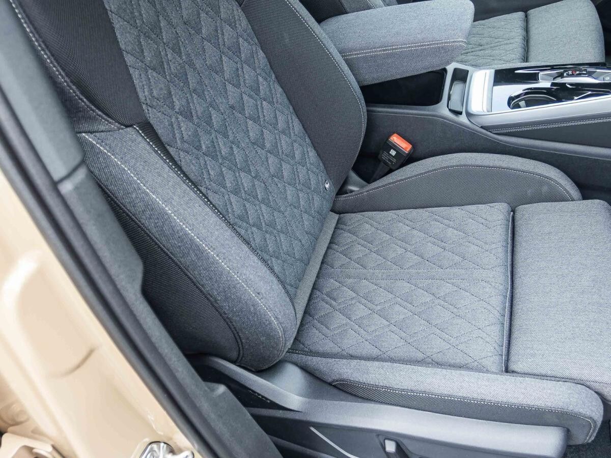 Audi Q5 SUV S-LINE  TFSI TECH Standheizung !!! Steuerberater  Anwälte Ärzte Architekten Sonderabnehmer *