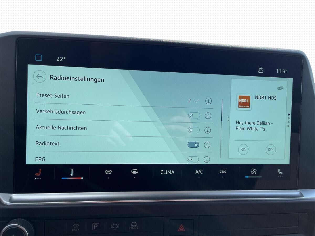 Volkswagen Transporter Kasten LR KLIMA AHK LED SHZ GJR HOLZBODEN