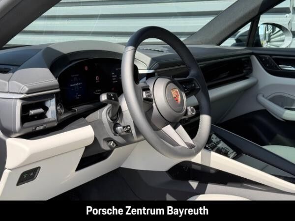 Porsche Macan 4 *AHV*MATRIX*INNO*HEADUP*BOSE*LUFTFEDER*