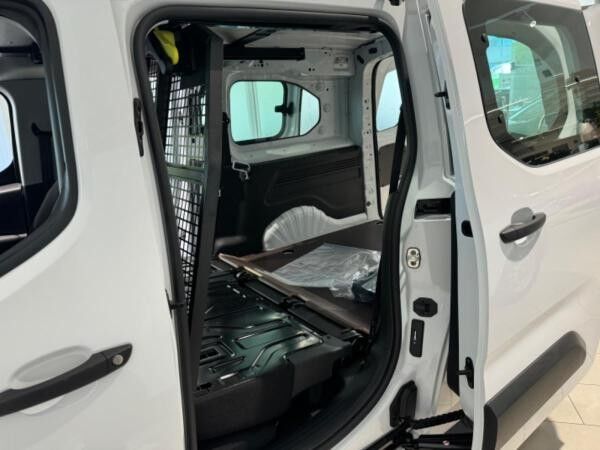Opel Combo Cargo Doppelkabine - Automatik