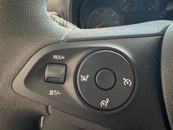 Opel Combo Cargo Doppelkabine - Automatik