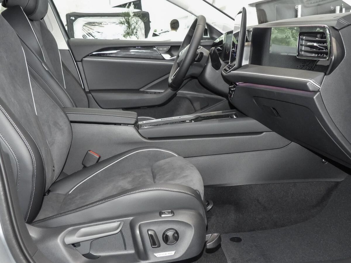 Volkswagen Passat Variant 2.0 TDI Business DSG AHK