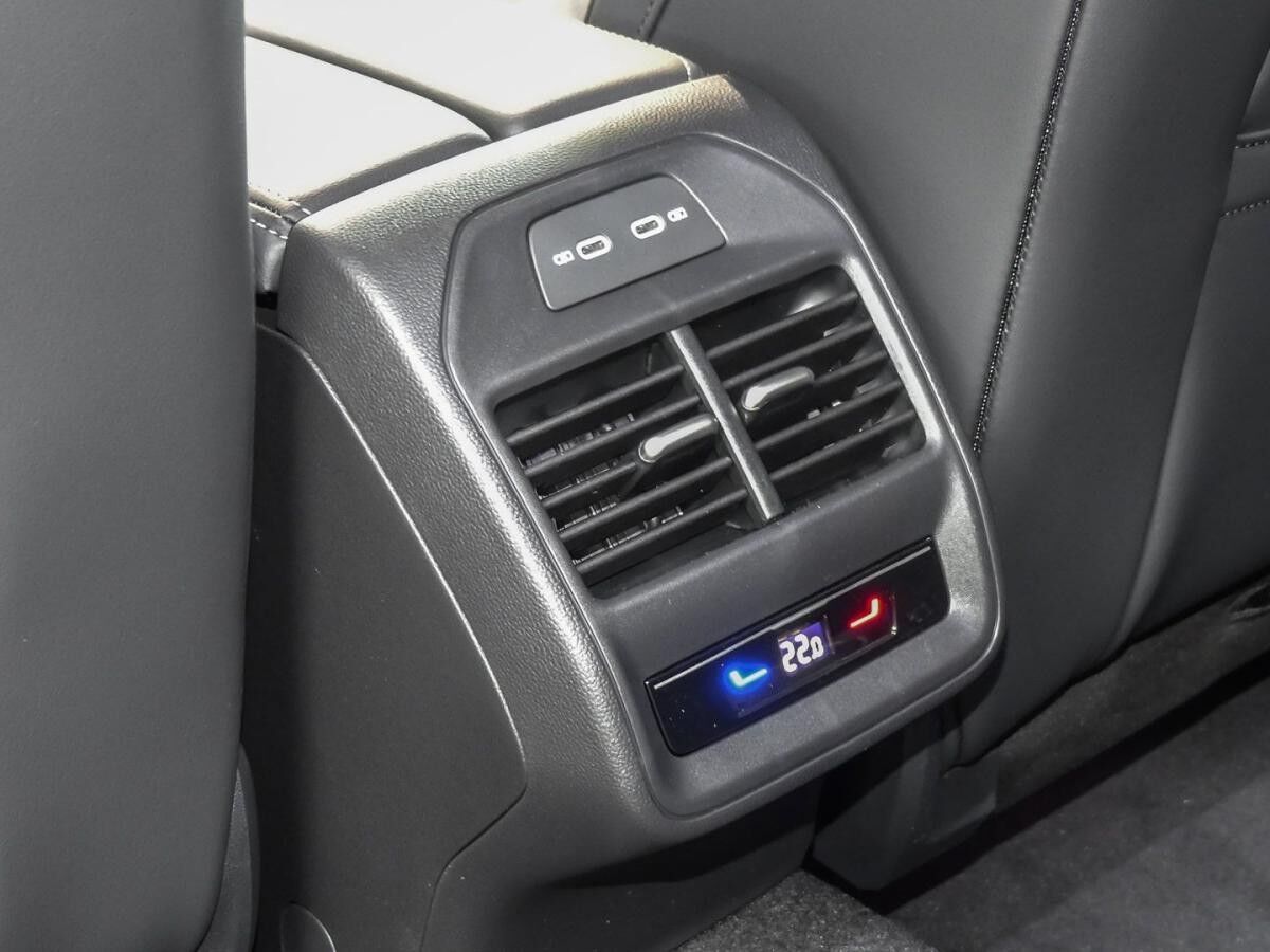 Volkswagen Passat Variant 2.0 TDI Business DSG AHK