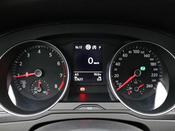 Volkswagen Passat Variant 1.5 TSI DSG / LED, RFK, SHZ