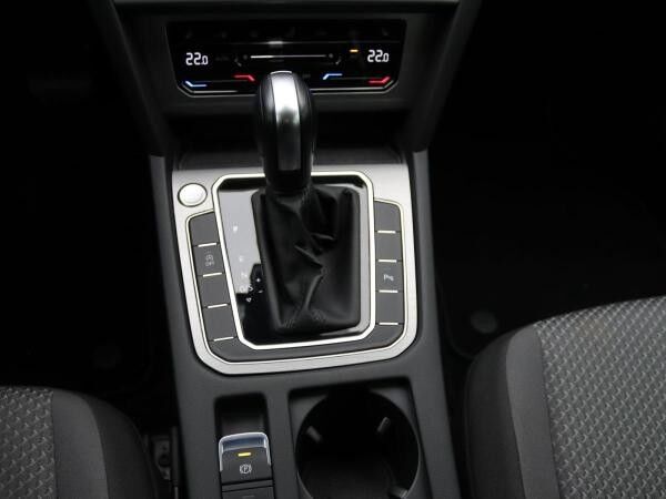 Volkswagen Passat Variant 1.5 TSI DSG / LED, RFK, SHZ