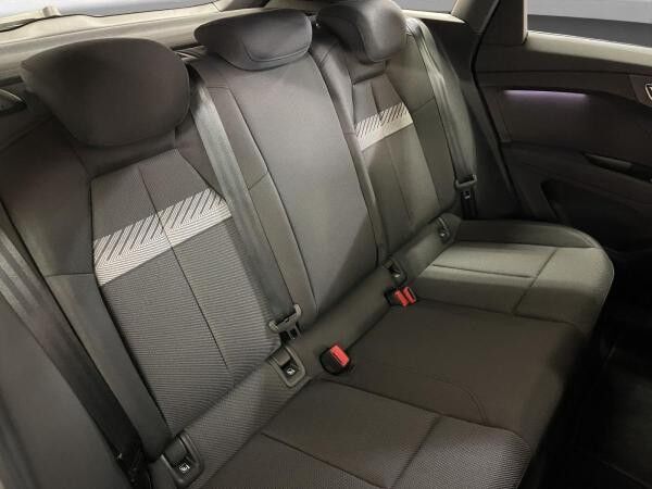 Audi Q4 e-tron 45 AHK LED LM 19" Navi PDC Tempomat