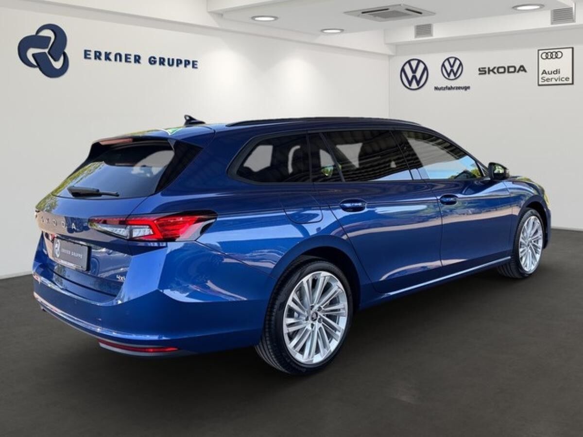Skoda Superb Combi 2.0 TSI DSG 4x4 Selection +AHK+BHZFS+NAVI+RFK
