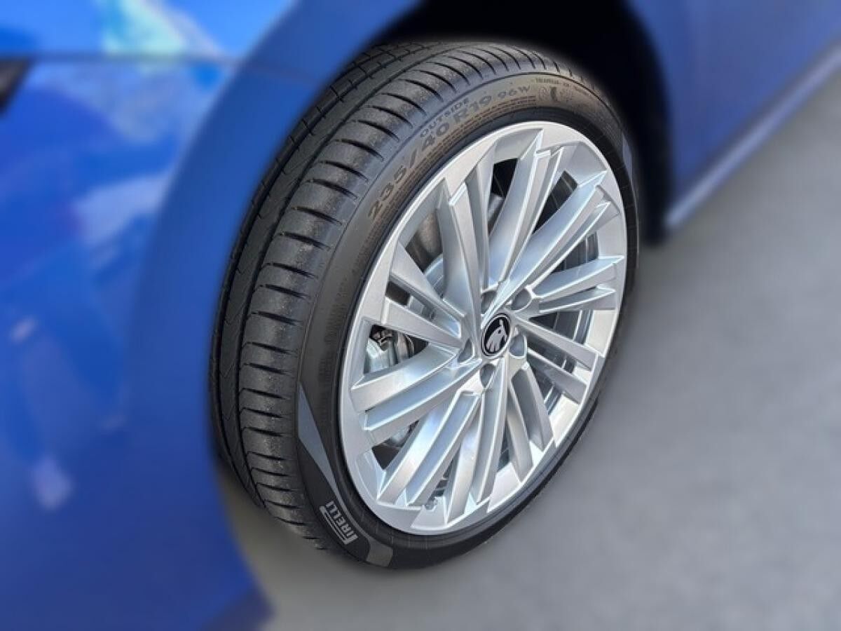 Skoda Superb Combi 2.0 TSI DSG 4x4 Selection +AHK+BHZFS+NAVI+RFK